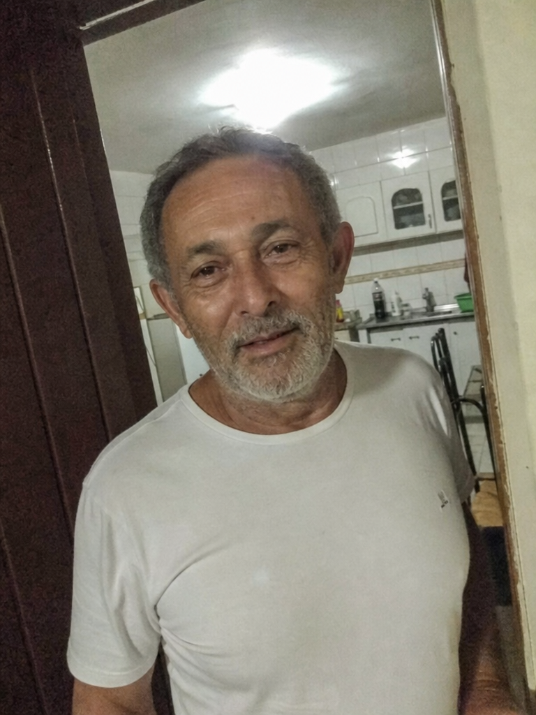 José R., 61 anos — Ombro travado
